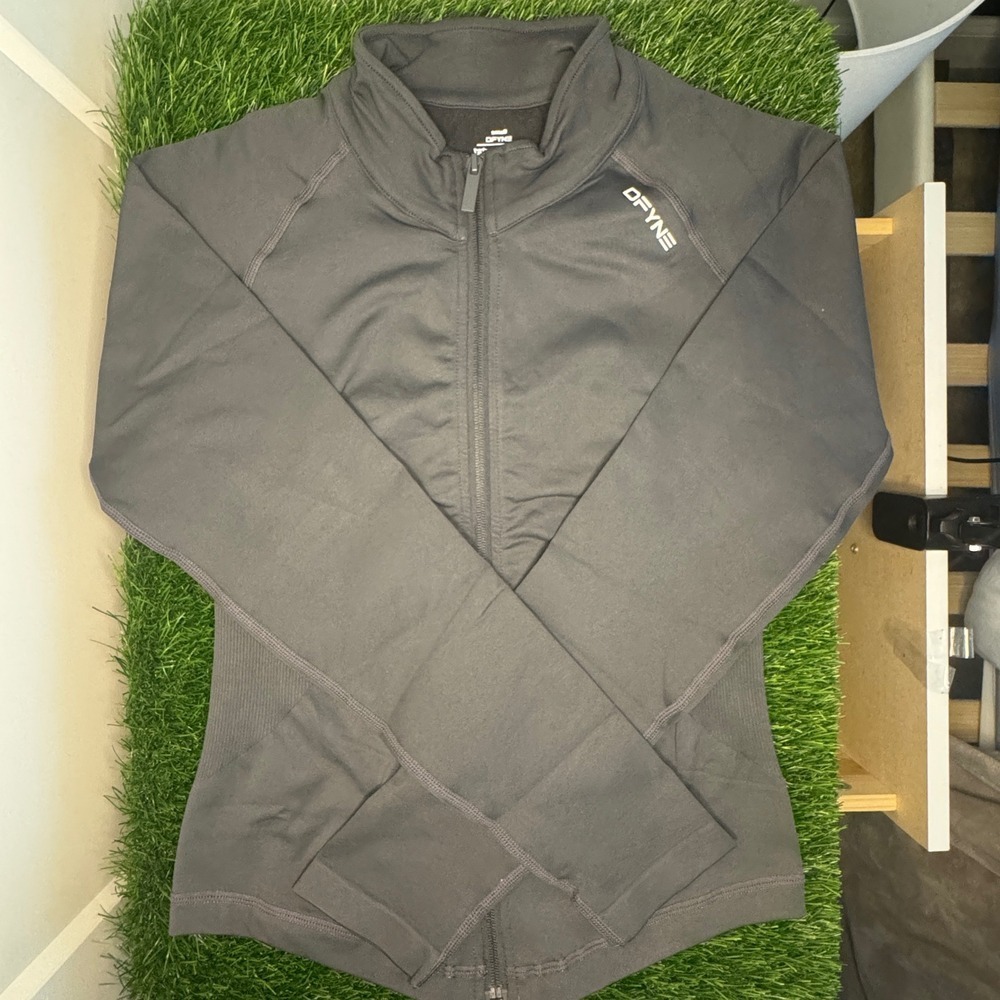Dfyne dynamic zippy dark stone gray small
